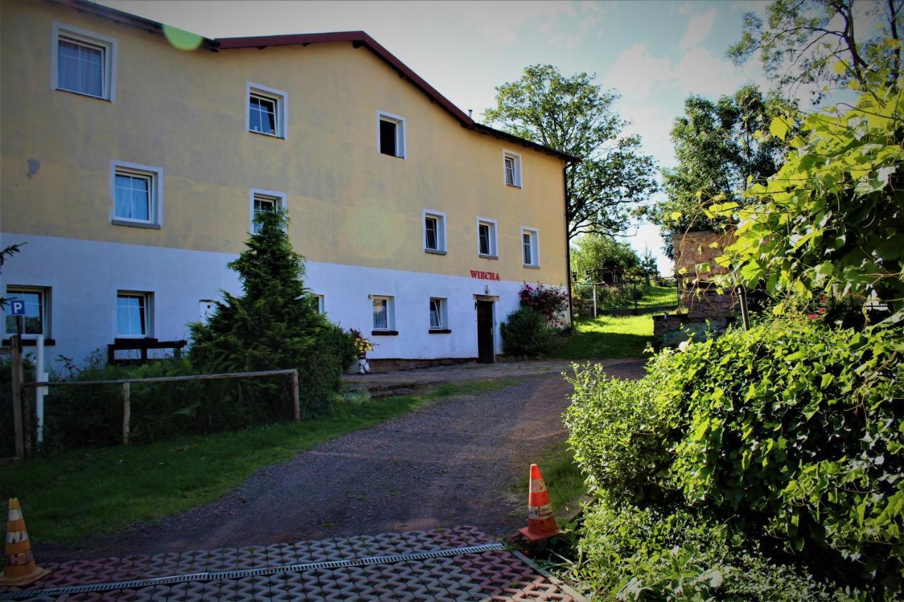 Zagroda Agroturystyczna Wiecha Mieroszow ภายนอก รูปภาพ