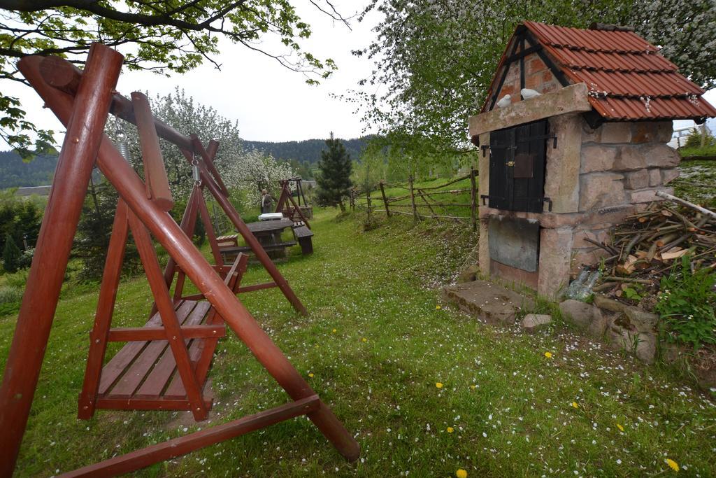 Zagroda Agroturystyczna Wiecha Mieroszow ภายนอก รูปภาพ